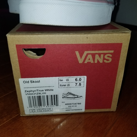 Vans - Picture 5 of 6
